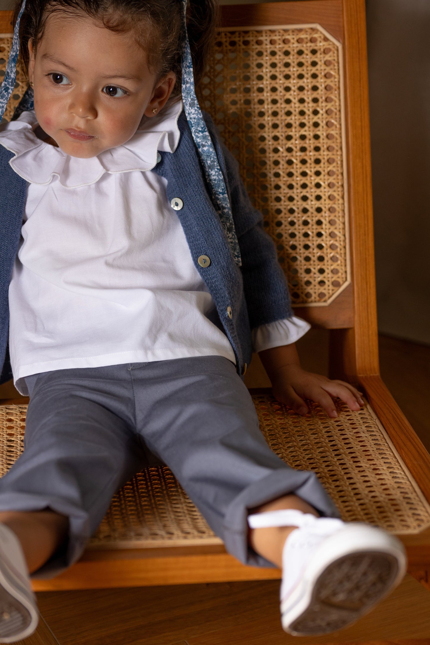 Blusa cuello corazón blanco