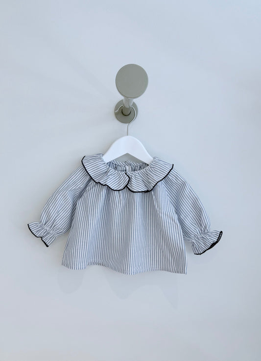 Blusa cuello corazón rayas azules