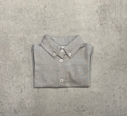 Camisa cuello oxford gris
