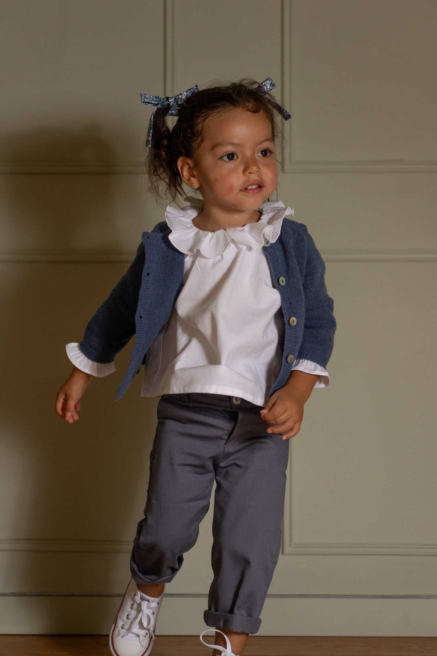 Blusa cuello corazón blanco