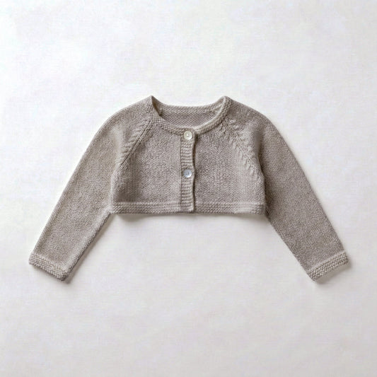 Chaqueta perlé corta beige