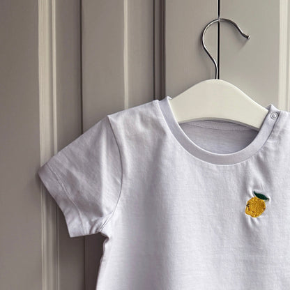 Camiseta blanca bordada