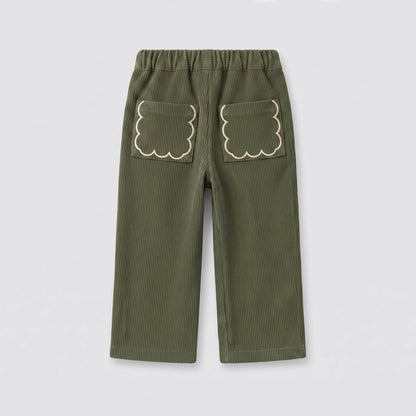 Pantalón pana verde caza bolsillos bordados